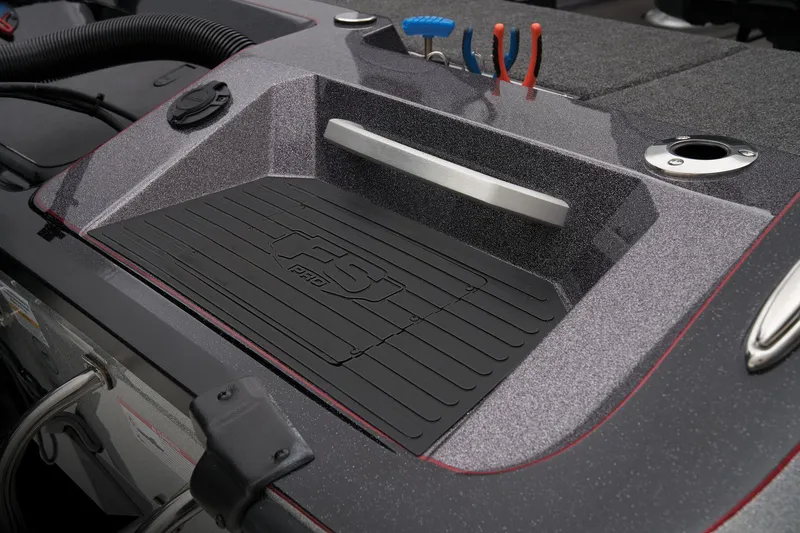 Slide: The Image of Ranger 621FS Pro 2025 - 72