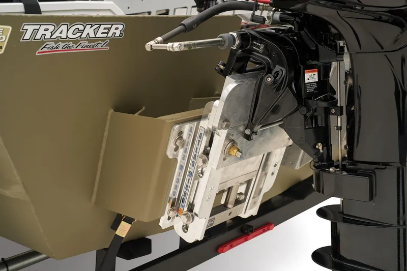 Slide: The Image of Tracker Grizzly 2072 CC Sportsman Kicker 2025 - 84