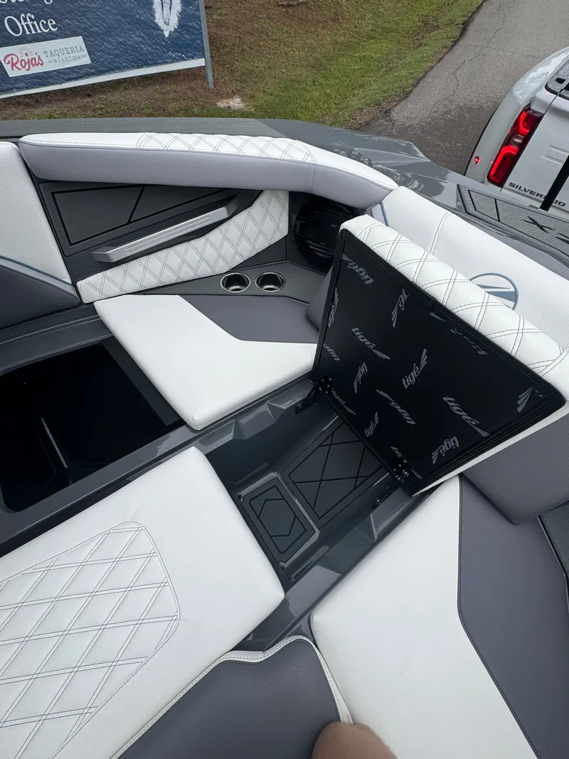 Slide: The Image of Tigé 22RZX 2025 - 6