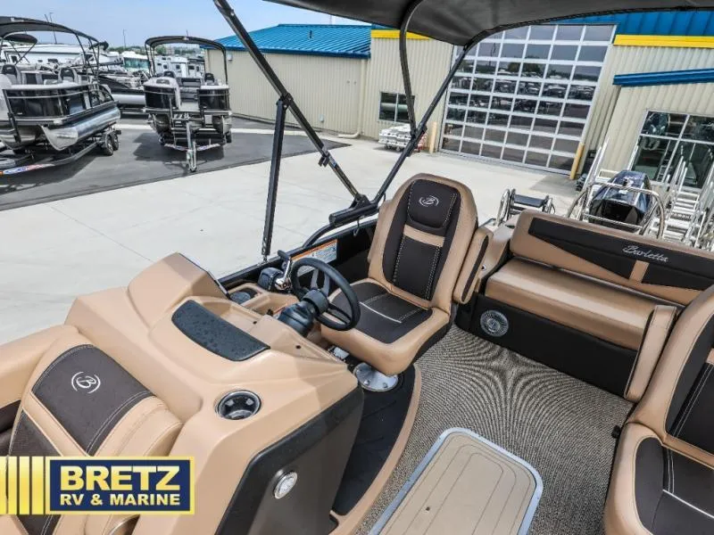 Slide: The Image of Cabrio C24UC 2025 - 17