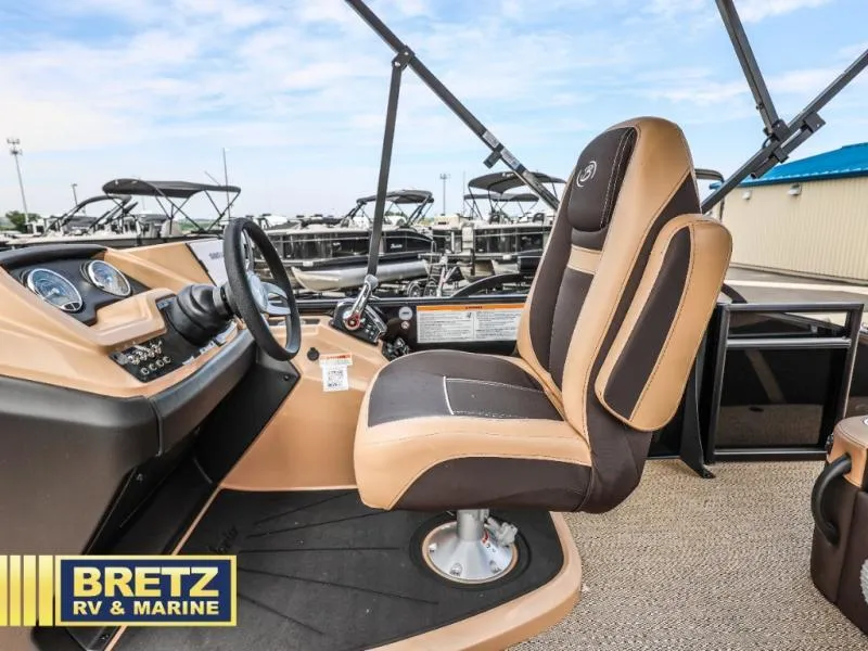 Slide: The Image of Cabrio C24UC 2025 - 19