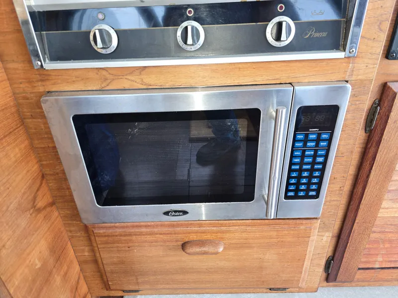 Slide: The Image of Tollycraft 37 Convertible 1982 - 12