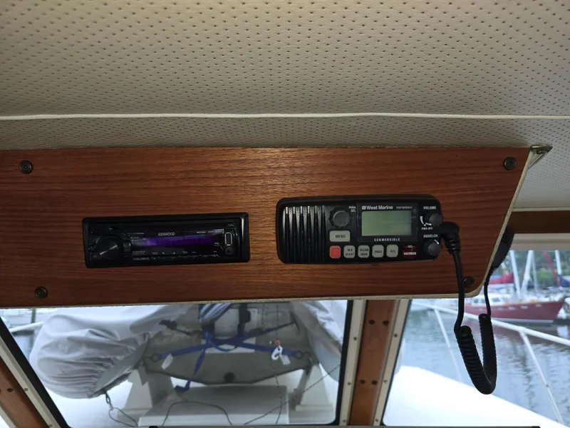 Slide: The Image of Tollycraft 37 Convertible 1982 - 17