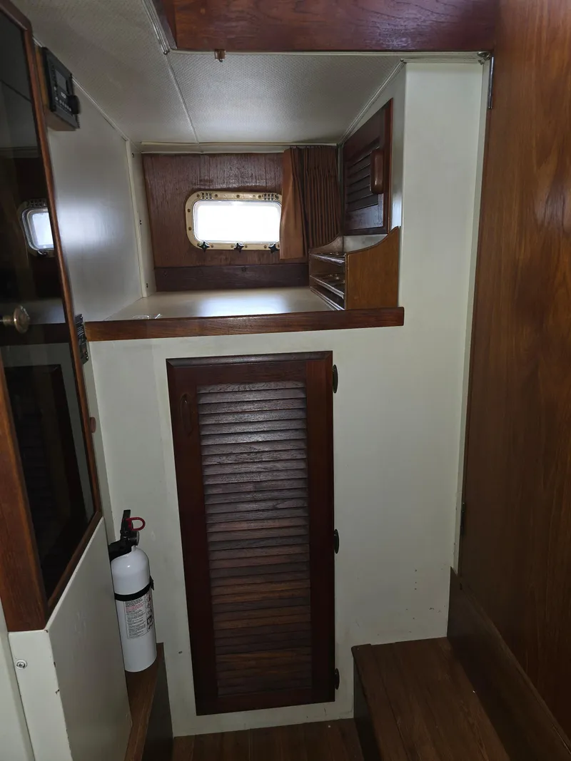 Slide: The Image of Tollycraft 37 Convertible 1982 - 20