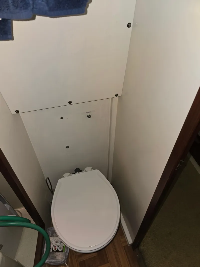 Slide: The Image of Tollycraft 37 Sportfish/Convertable 1982 - 26