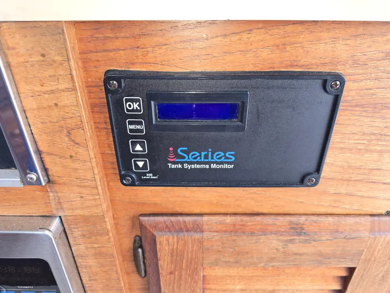 Slide: The Image of Tollycraft 37 Sportfish/Convertable 1982 - 31