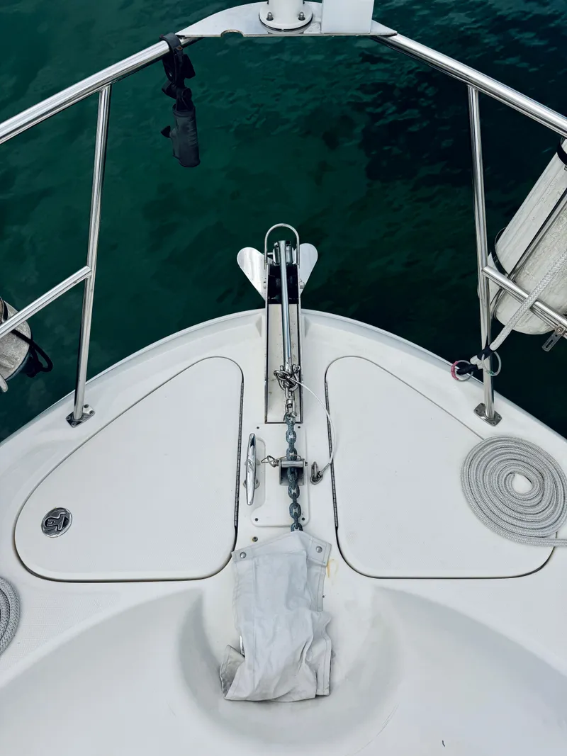 Slide: The Image of Bow of 2003 Sea Ray 480 Motor Yacht with anchor and railing. - 35