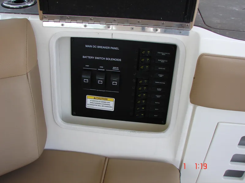 Slide: The Image of Sea Ray SLX 400 2018 - 101