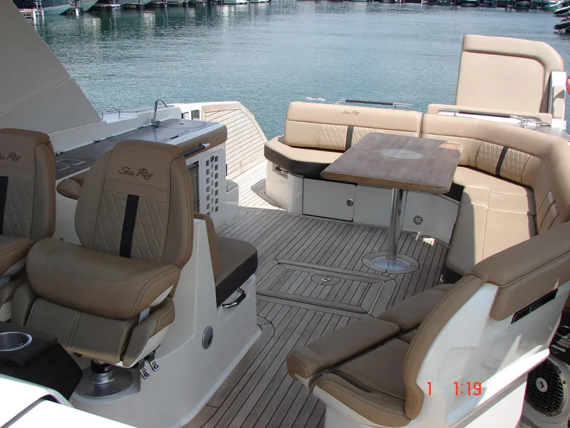 Slide: The Image of Sea Ray SLX 400 2018 - 103