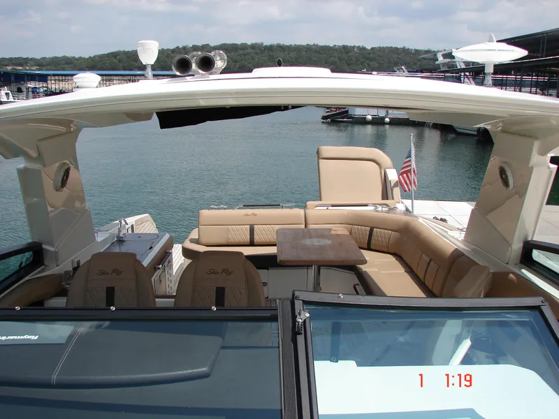 Slide: The Image of Sea Ray SLX 400 2018 - 105