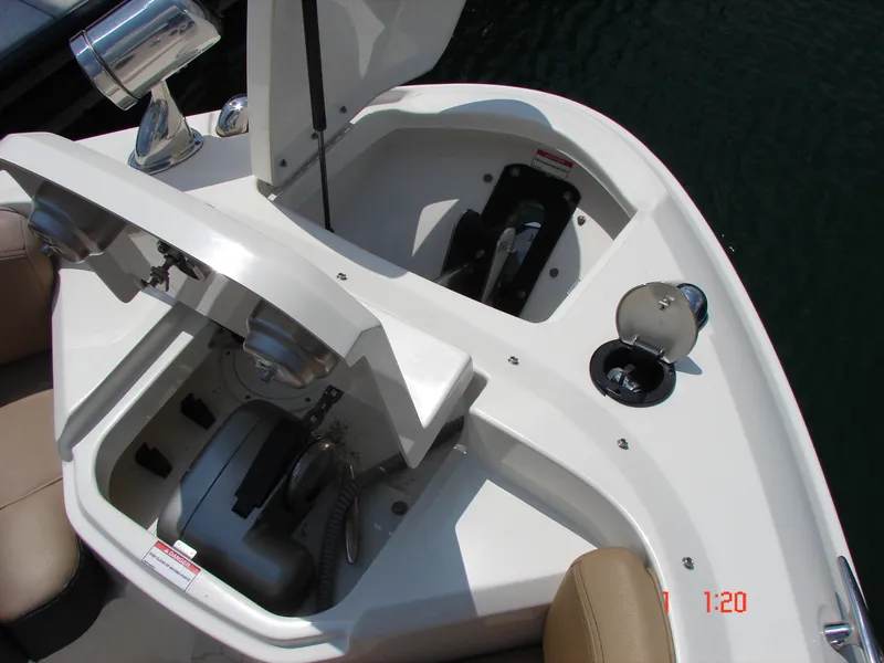 Slide: The Image of Sea Ray SLX 400 2018 - 108