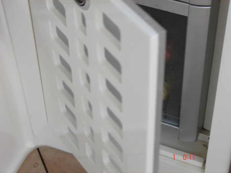 Slide: The Image of Sea Ray SLX 400 2018 - 61