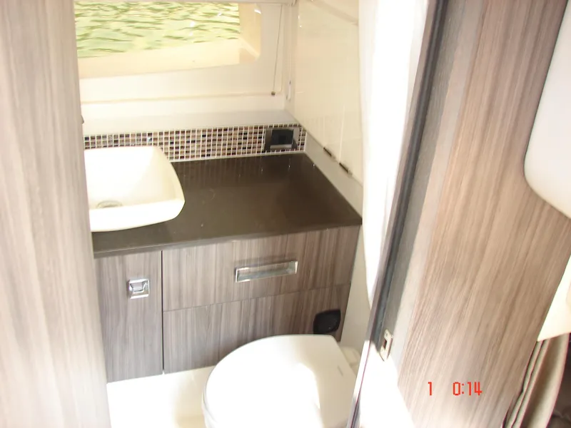 Slide: The Image of Sea Ray SLX 400 2018 - 65