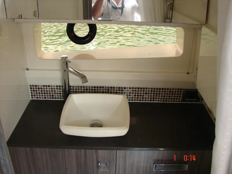 Slide: The Image of Sea Ray SLX 400 2018 - 66