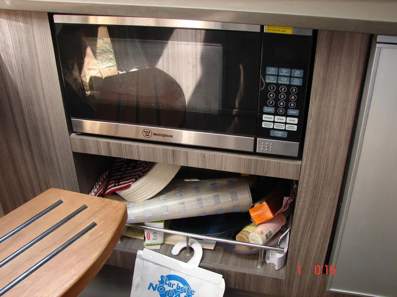 Slide: The Image of Sea Ray SLX 400 2018 - 71