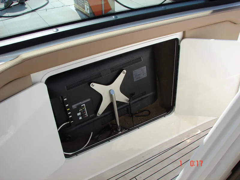 Slide: The Image of Sea Ray SLX 400 2018 - 73