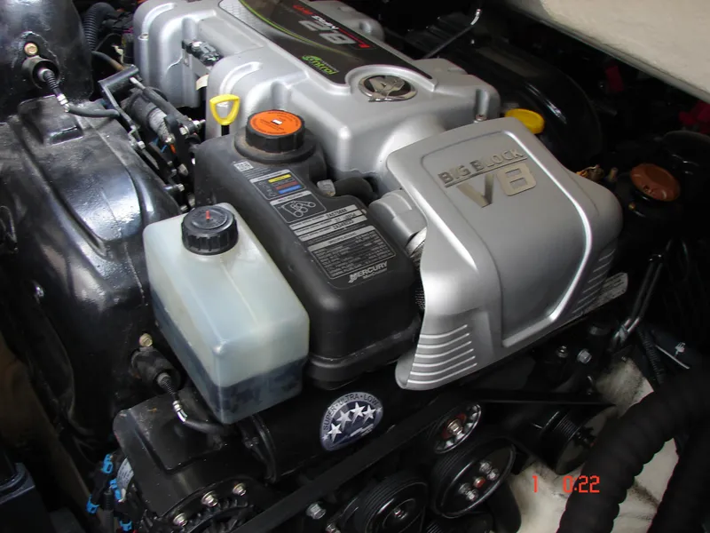 Slide: The Image of Sea Ray SLX 400 2018 - 83