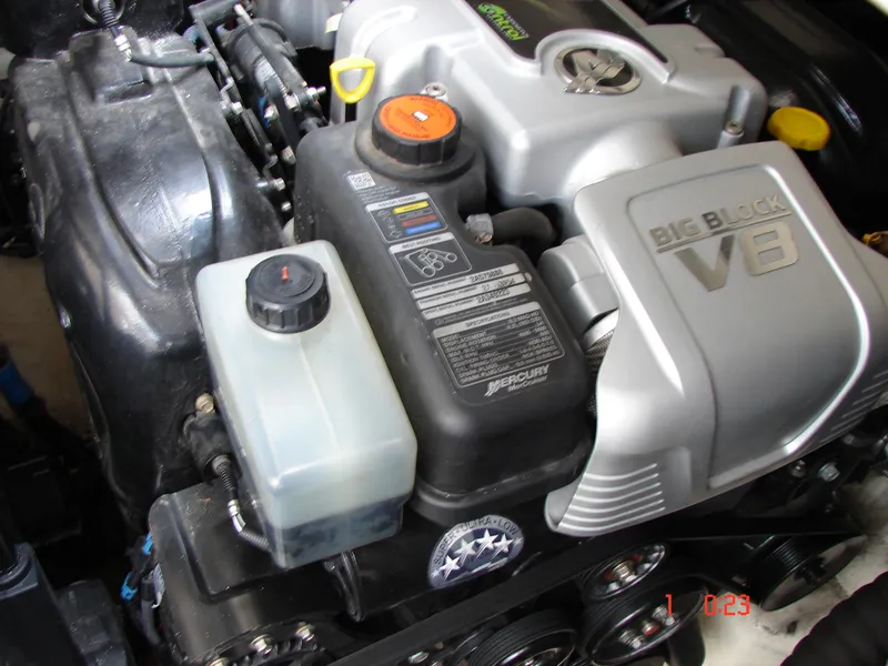 Slide: The Image of Sea Ray SLX 400 2018 - 85