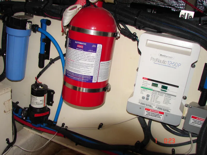 Slide: The Image of Sea Ray SLX 400 2018 - 88