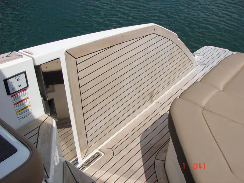 Slide: The Image of Sea Ray SLX 400 2018 - 97