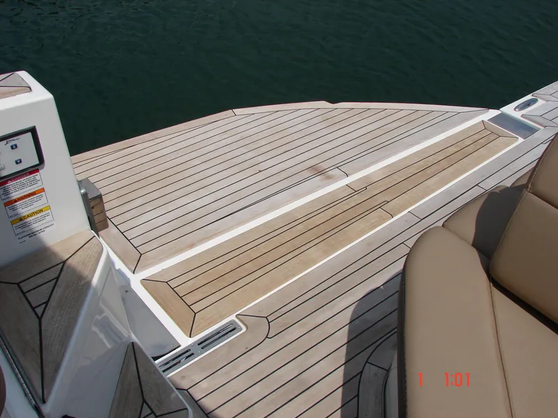 Slide: The Image of Sea Ray SLX 400 2018 - 98