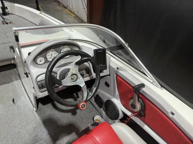 Slide: The Image of Skeeter SL 210 W/Yamaha 200 2012 - 15