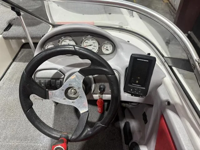 Slide: The Image of Skeeter SL 210 W/Yamaha 200 2012 - 16