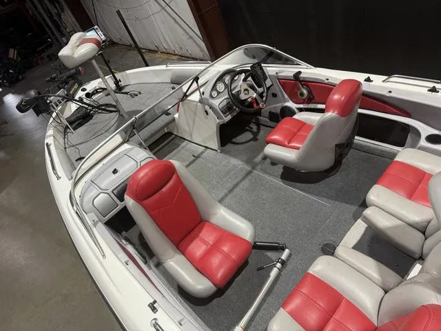 Slide: The Image of Skeeter SL 210 W/Yamaha 200 2012 - 9