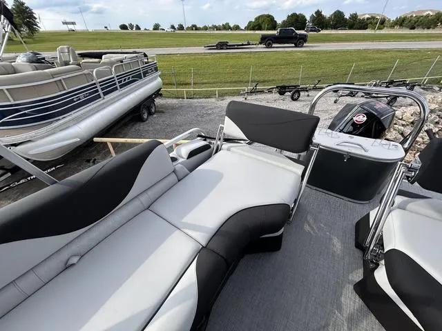 Slide: The Image of Avalon LSZ Quad Lounge Shift - 23' 2025 - 10