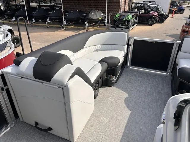 Slide: The Image of Avalon LSZ Quad Lounge Shift - 23' 2025 - 15