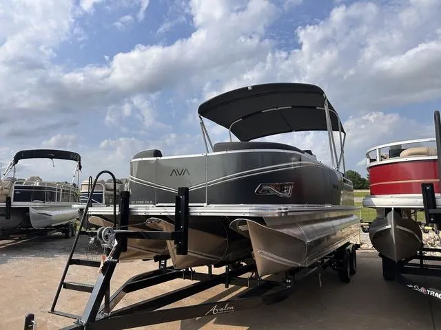 Slide: The Image of Avalon LSZ Quad Lounge Shift - 23' 2025 - 5