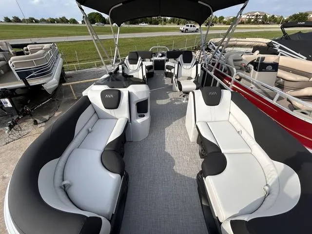 Slide: The Image of Avalon LSZ Quad Lounge Shift - 23' 2025 - 6