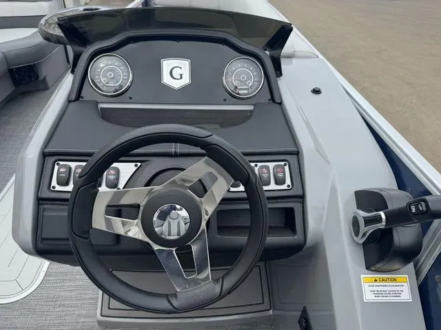 Slide: The Image of Godfrey MC 235 SFL TT 2024 - 10