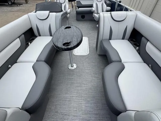 Slide: The Image of Godfrey MC 235 SFL TT 2024 - 5