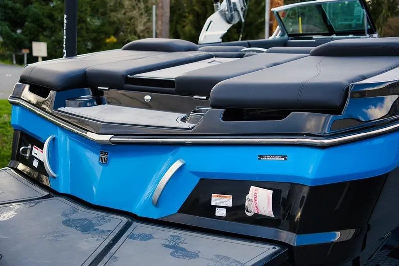 Slide: The Image of MasterCraft XT22 2019 - 25