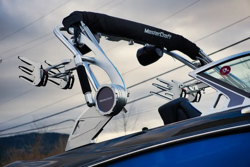 Slide: The Image of MasterCraft XT22 2019 - 26