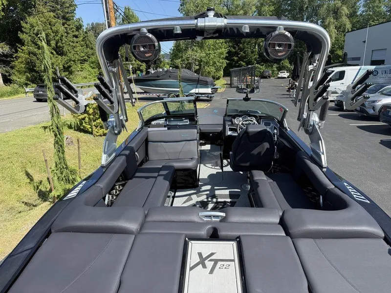 Slide: The Image of MasterCraft XT22 2019 - 4