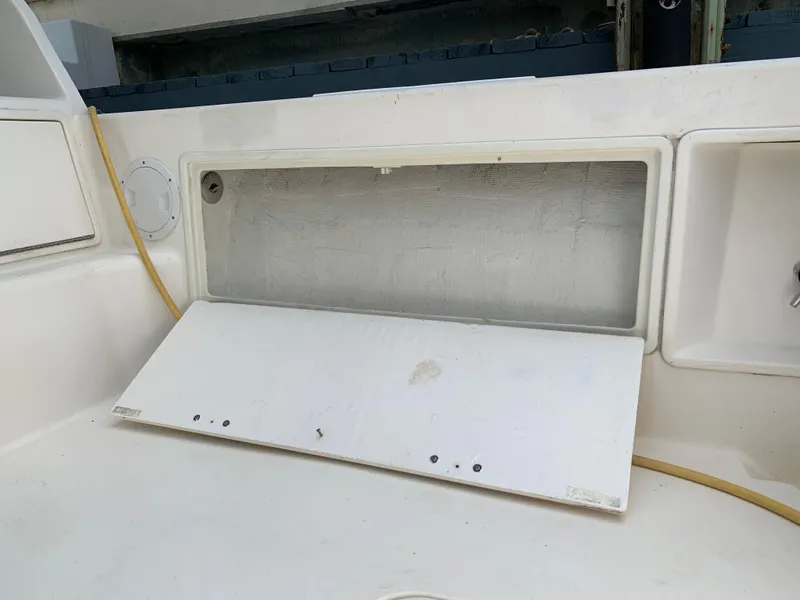 Slide: The Image of Ocean Yachts Ocean Yacht 29 1990 - 11