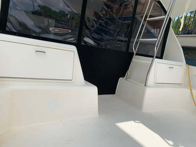 Slide: The Image of Ocean Yachts Ocean Yacht 29 1990 - 7