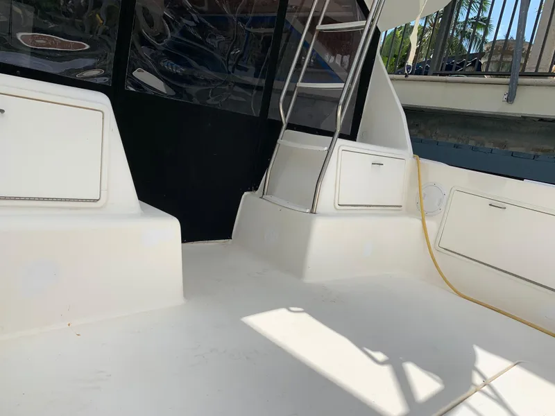 Slide: The Image of Ocean Yachts Ocean Yacht 29 1990 - 8