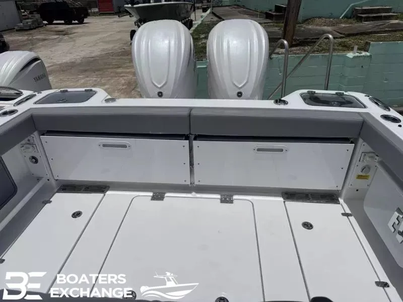 Slide: The Image of Everglades 315 Center Console 2026 - 3