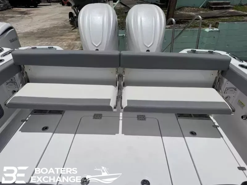 Slide: The Image of Everglades 315 Center Console 2026 - 4