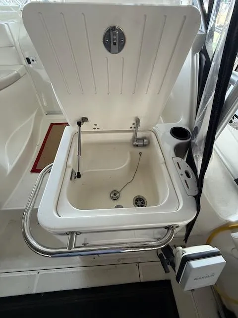 Slide: The Image of Boston Whaler 305 Conquest 2005 - 15