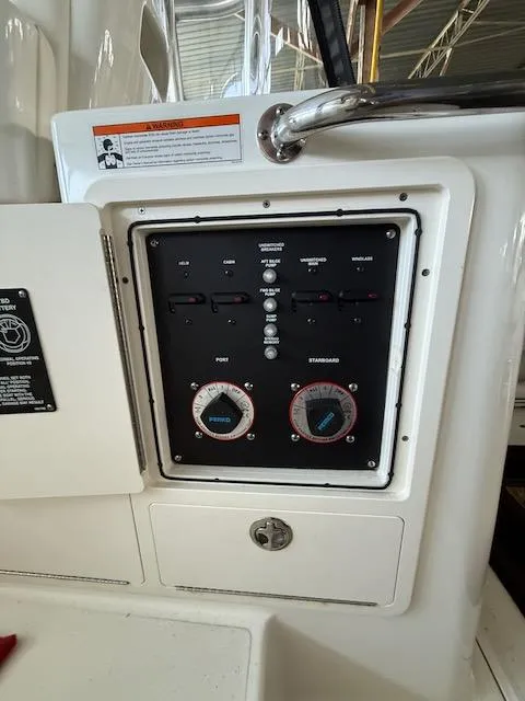 Slide: The Image of Boston Whaler 305 Conquest 2005 - 17