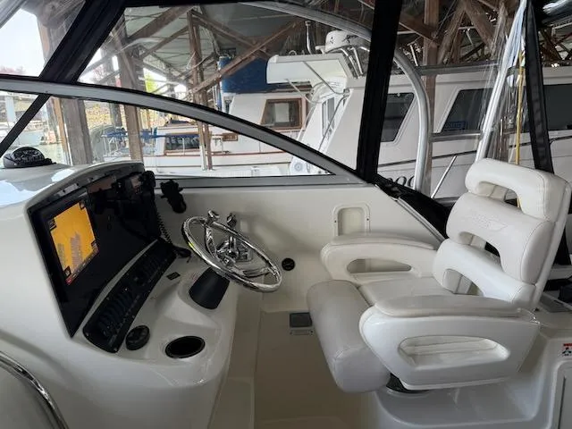 Slide: The Image of Boston Whaler 305 Conquest 2005 - 21