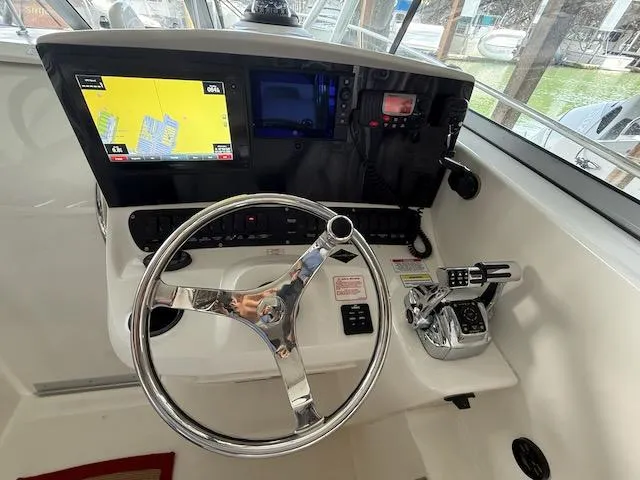 Slide: The Image of Boston Whaler 305 Conquest 2005 - 22