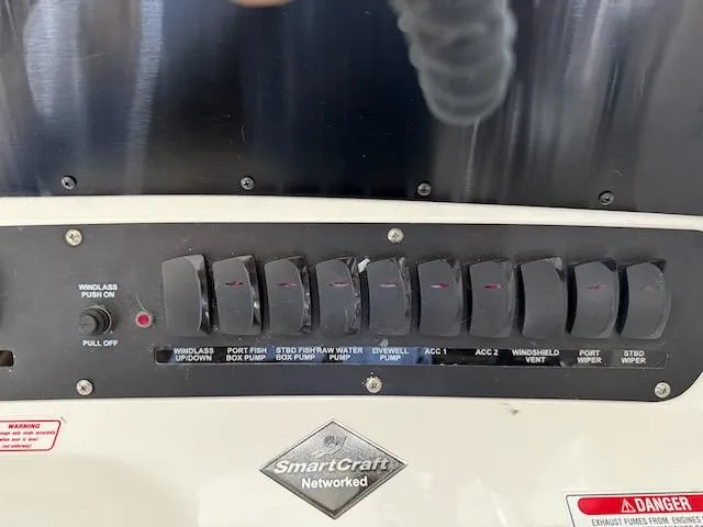 Slide: The Image of Boston Whaler 305 Conquest 2005 - 24