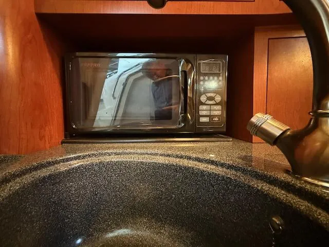 Slide: The Image of Boston Whaler 305 Conquest 2005 - 43