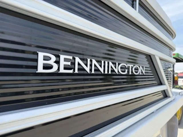 Slide: The Image of Bennington 22SSR SPS Snap Tritoon Pontoon 2026 - 15