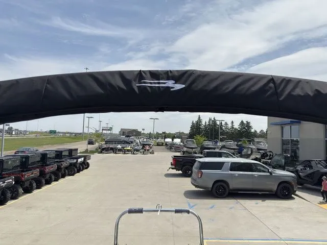 Slide: The Image of Bennington 22SSR SPS Snap Tritoon Pontoon 2026 - 17